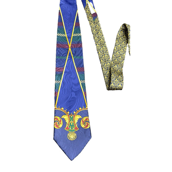 VTG Rare Tie Versus Giorgio Versace Retro Meduza Silk 59"L 3.75"W Italy made - Picture 3 of 5